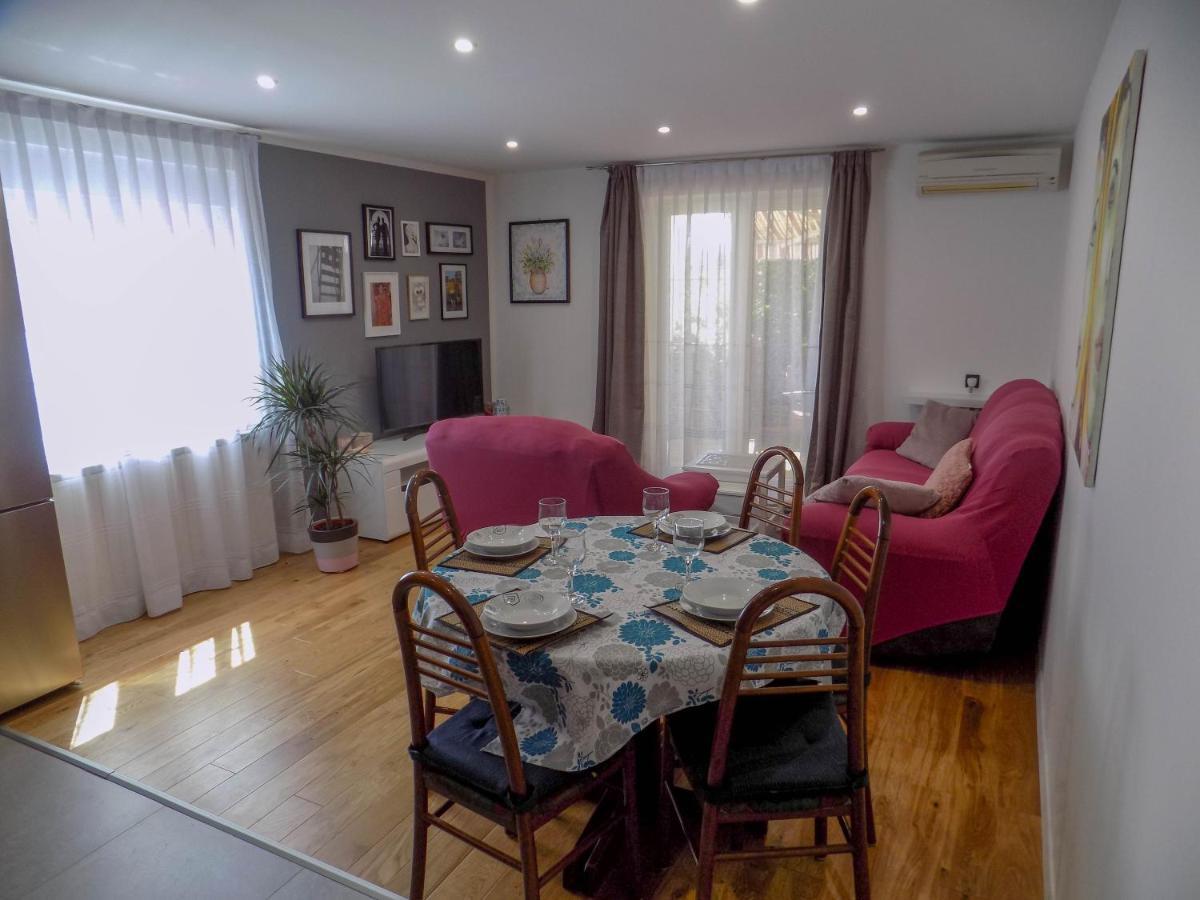 Oriella Apartmans And Room Novigrad Istria Eksteriør billede