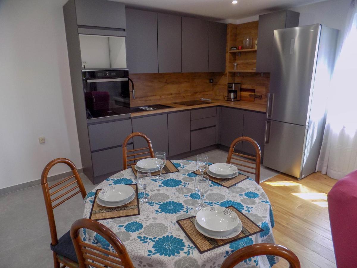 Oriella Apartmans And Room Novigrad Istria Eksteriør billede