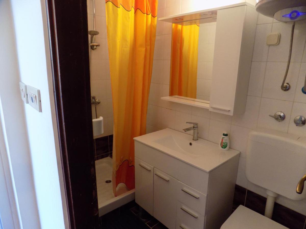 Oriella Apartmans And Room Novigrad Istria Eksteriør billede